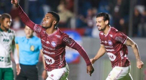 Imagem da partida do Caxias