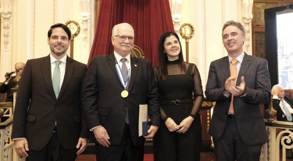 Ministro Edson Fachin recebe título de Membro Honorário do Instituto dos Advogados de Pernambuco