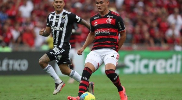 Flamengo acerta venda de meio-campista ao Everton, da Inglaterra