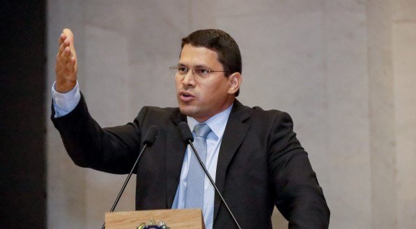 Imagem do deputado estadual Pastor Júnior Tércio