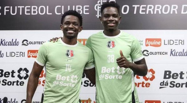 Israel (E) e Janderson (D) em entrevista coletiva pelo Santa Cruz