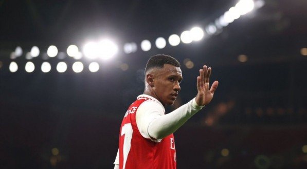Atacante revelado pelo São Paulo, pertence ao Arsenal e estava emprestado a Raposa até o final de dezembro, porém, deve permanecer.
