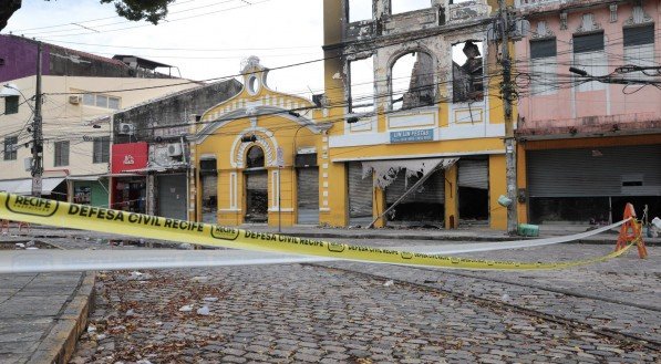 Algumas lojas no Centro do Recife estão interditadas desde o dia 16 de maio