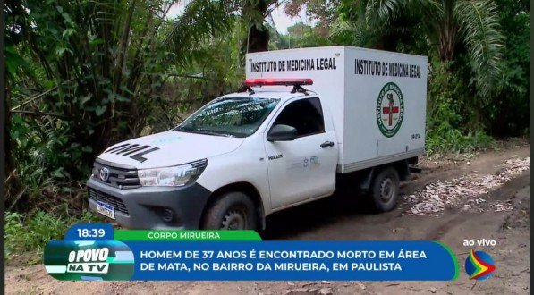 Imagem de carro de IML no bairro da Mirueira