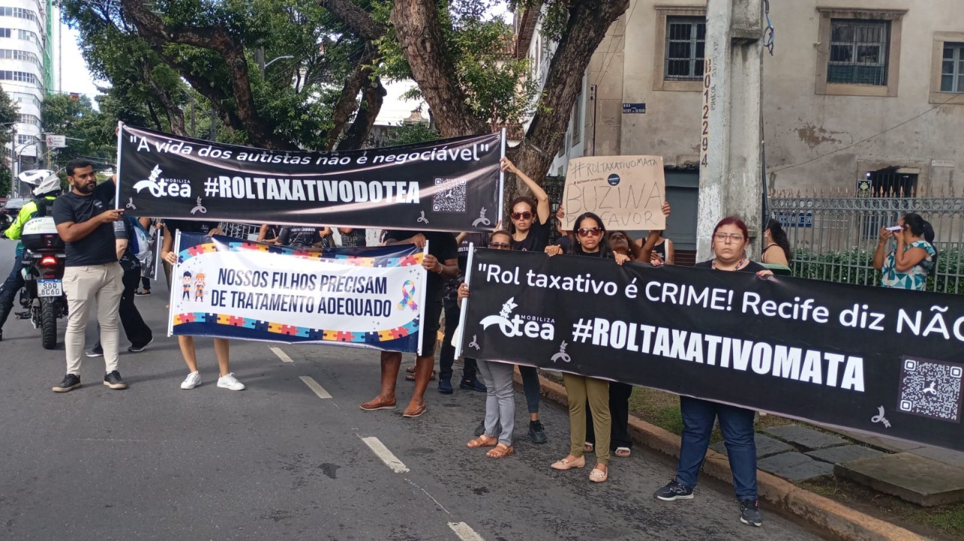 Movimento em prol de pessoas autistas se mobiliza contra votação do STJ no Recife