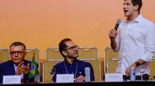 João Campos discursa no Congresso Nacional do PSB, que o oficializará como presidente nacional do partido