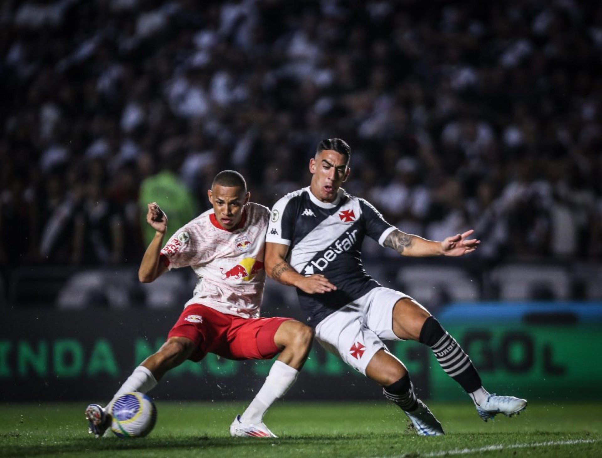 Red Bull Bragantino visita o Vasco visando o topo da tabela do Brasileirão