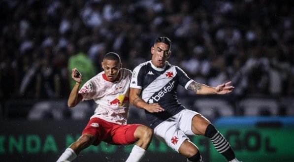 Braga luta pela liderança do campeonato nacional junto com Palmeiras, Flamengo e Cruzeiro.