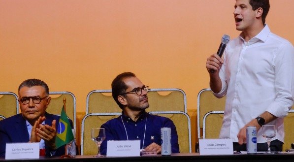 Jo&atilde;o Campos discursa no Congresso Nacional do PSB, que o oficializar&aacute; como presidente nacional do partido