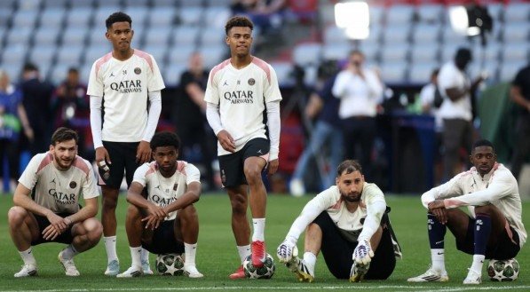 Equipes entram em campo às 16h deste sábado (31), na grande decisão pela orelhuda. O duelo acontece na Allianz Arena, na Alemanha.