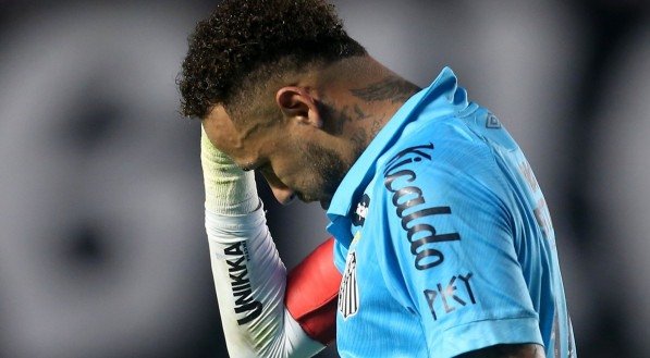 Neymar assume responsabilidade por derrota do Santos e diz: 'Como tem juiz ruim...'