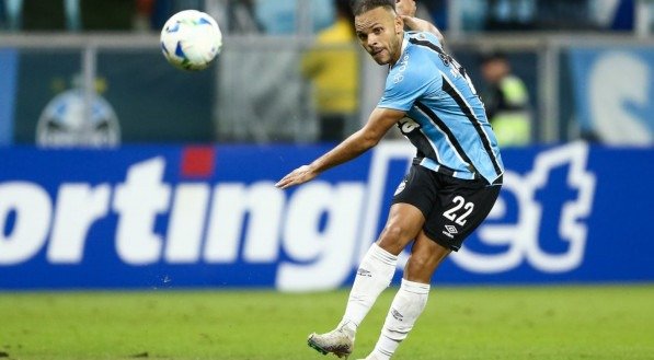 Confira as notas e destaques das atuações gremistas no clássico gaúcho