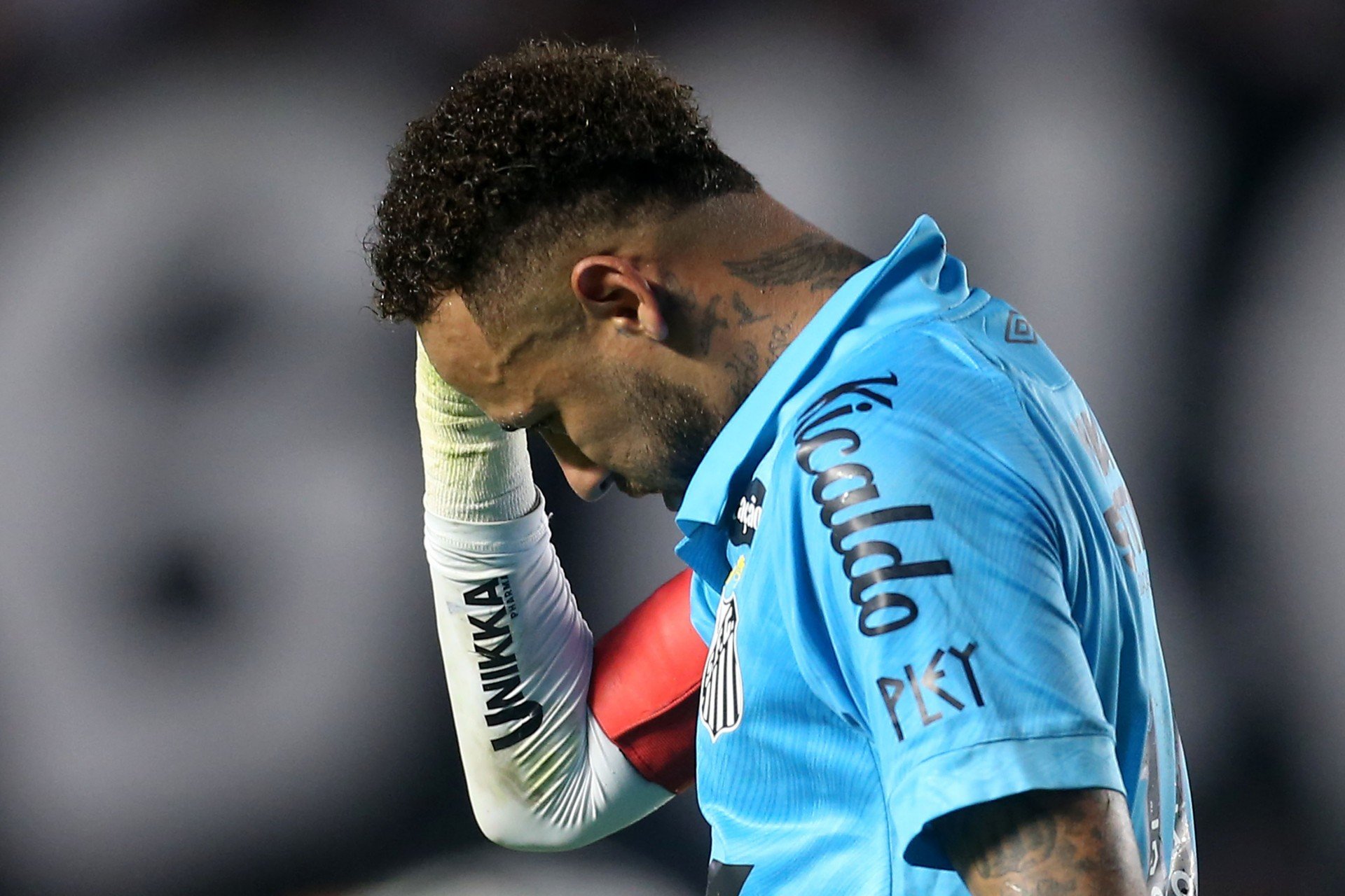 Neymar assume responsabilidade por derrota do Santos e diz: 'Como tem juiz ruim...'