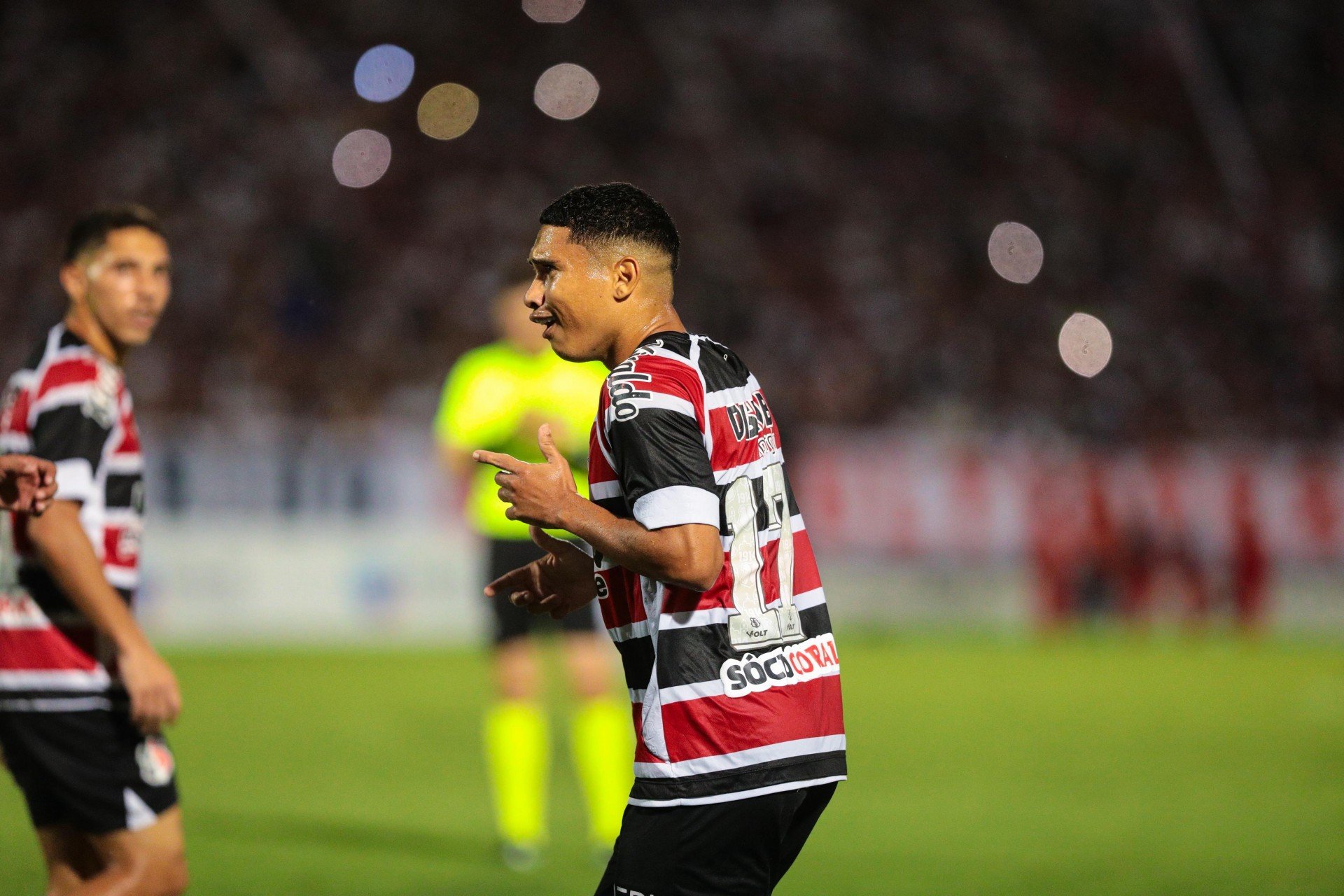 Thiaguinho marcou dois gols em vitória do Santa Cruz contra o Ferroviário