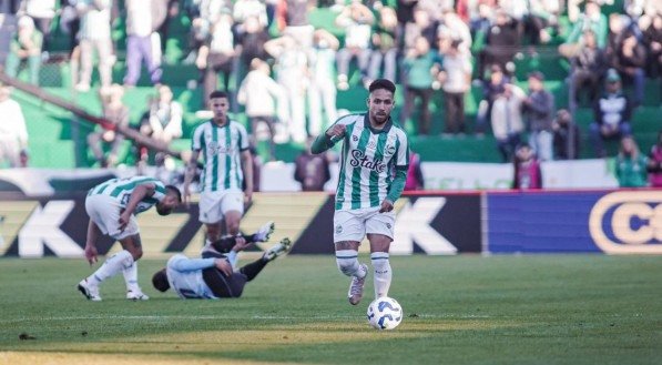 Jogando em casa, Verdão não consegue jogar bem e sofre revés contra o Grêmio