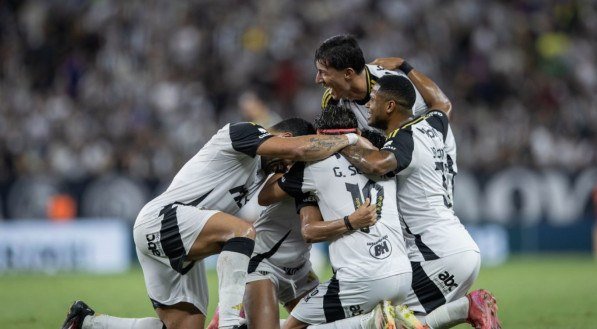 Atlético-MG vence o invicto Ceará em casa e sobe 4 posições na tabela do Brasileirão