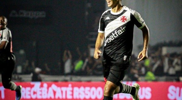 News cobra Vasco por contratação do Sforza.