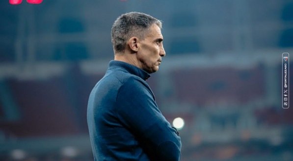 Comandante argentino concedeu entrevista coletiva lamentando muito a goleada sofrida para o Flamengo, neste domingo (1), pelo Brasileirão.