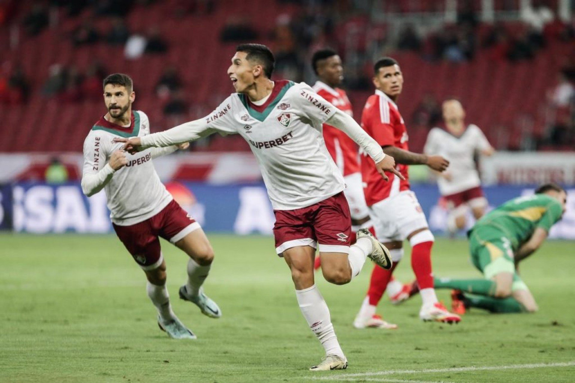 Fluminense vence mais uma e confirma saldo positivo no primeiro semestre