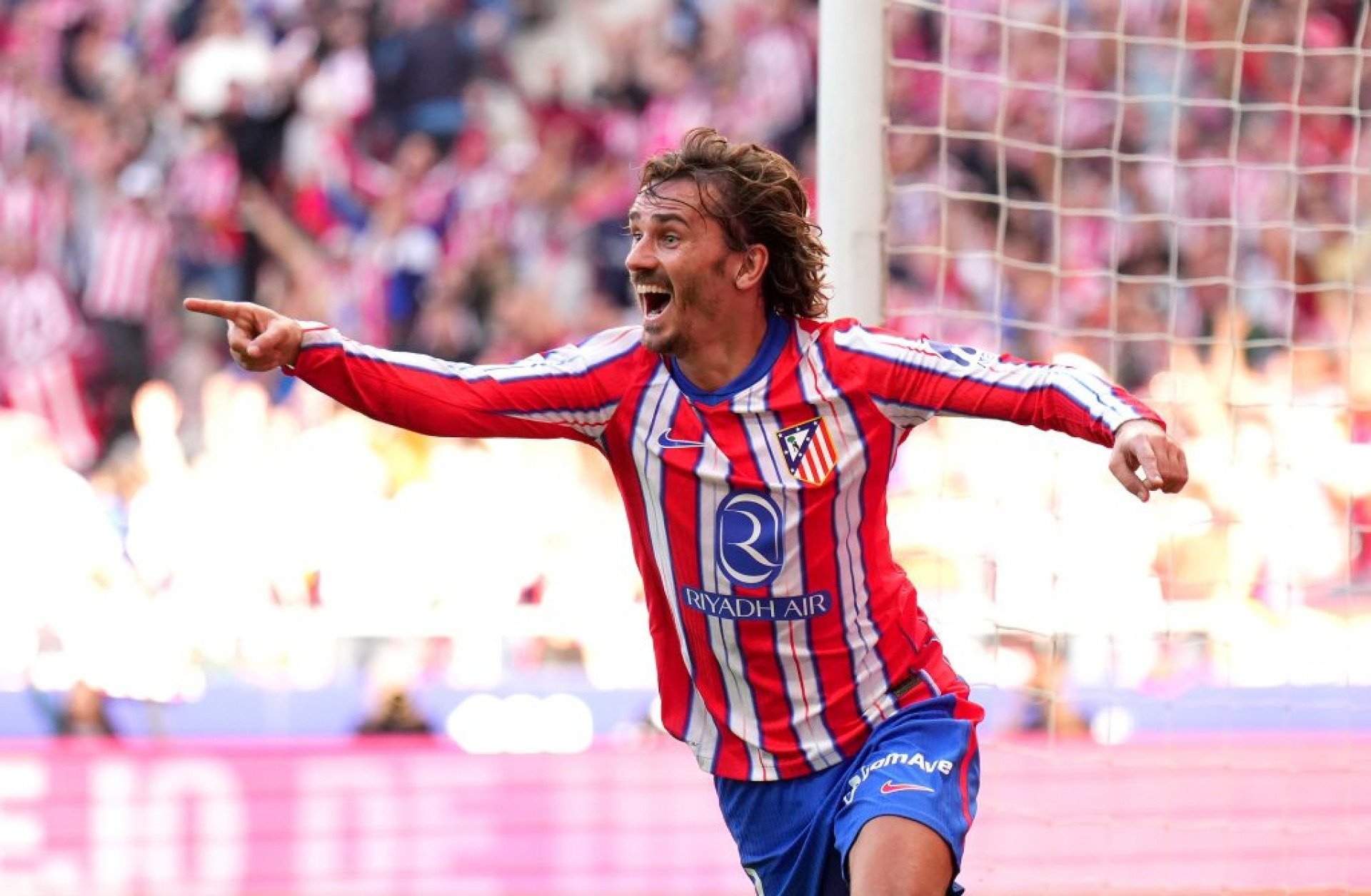 Com ajuste salarial, Griezmann renova com o Atlético de Madrid