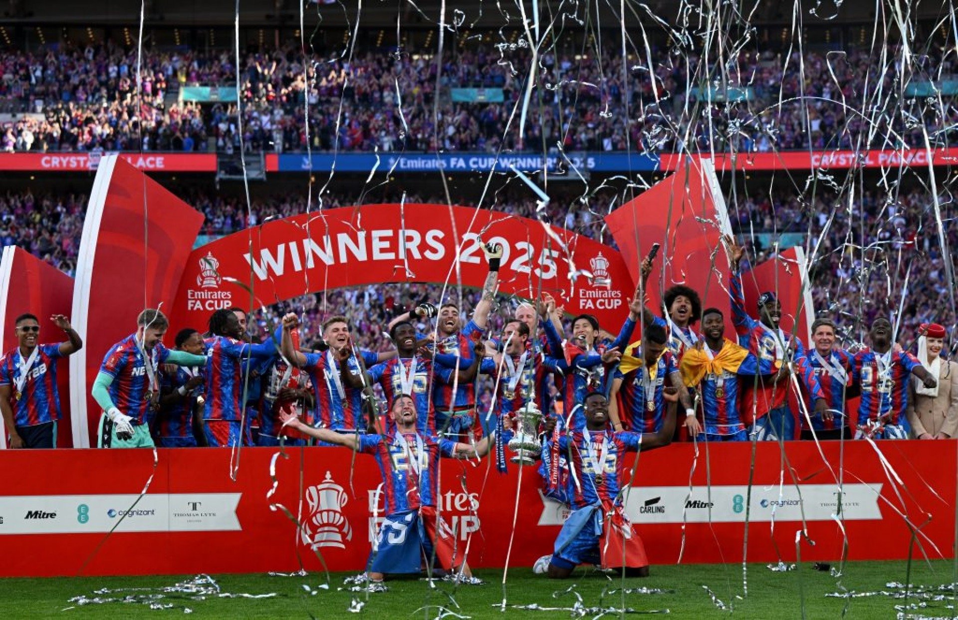 Crystal Palace sob risco de exclusão da Liga Europa por regra multi-clubes
