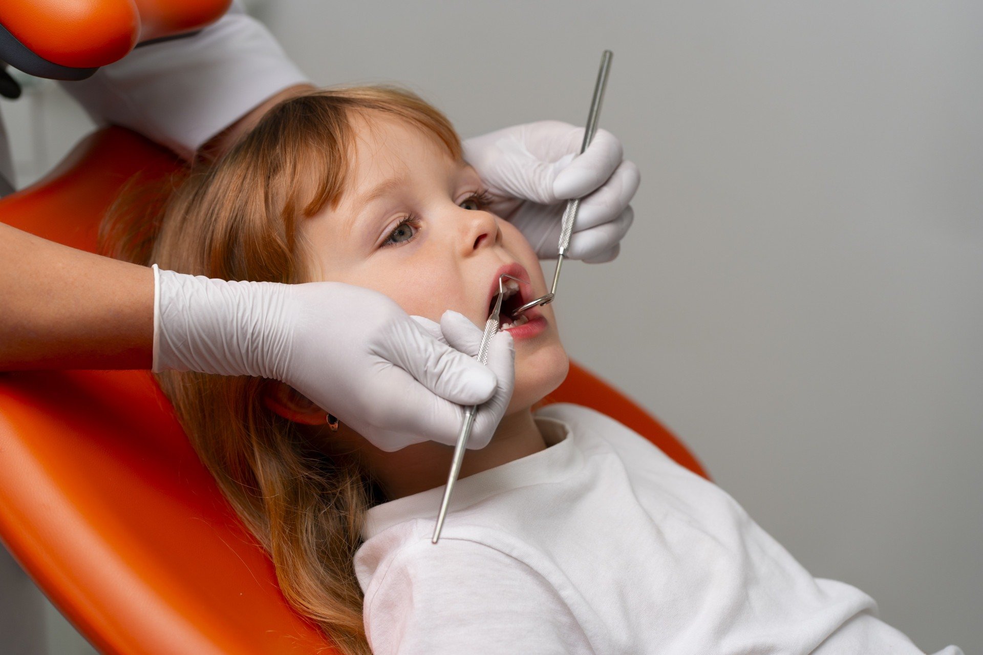 Frenectomia: entenda quando é indicada a cirurgia para remover o freio lingual ou labial