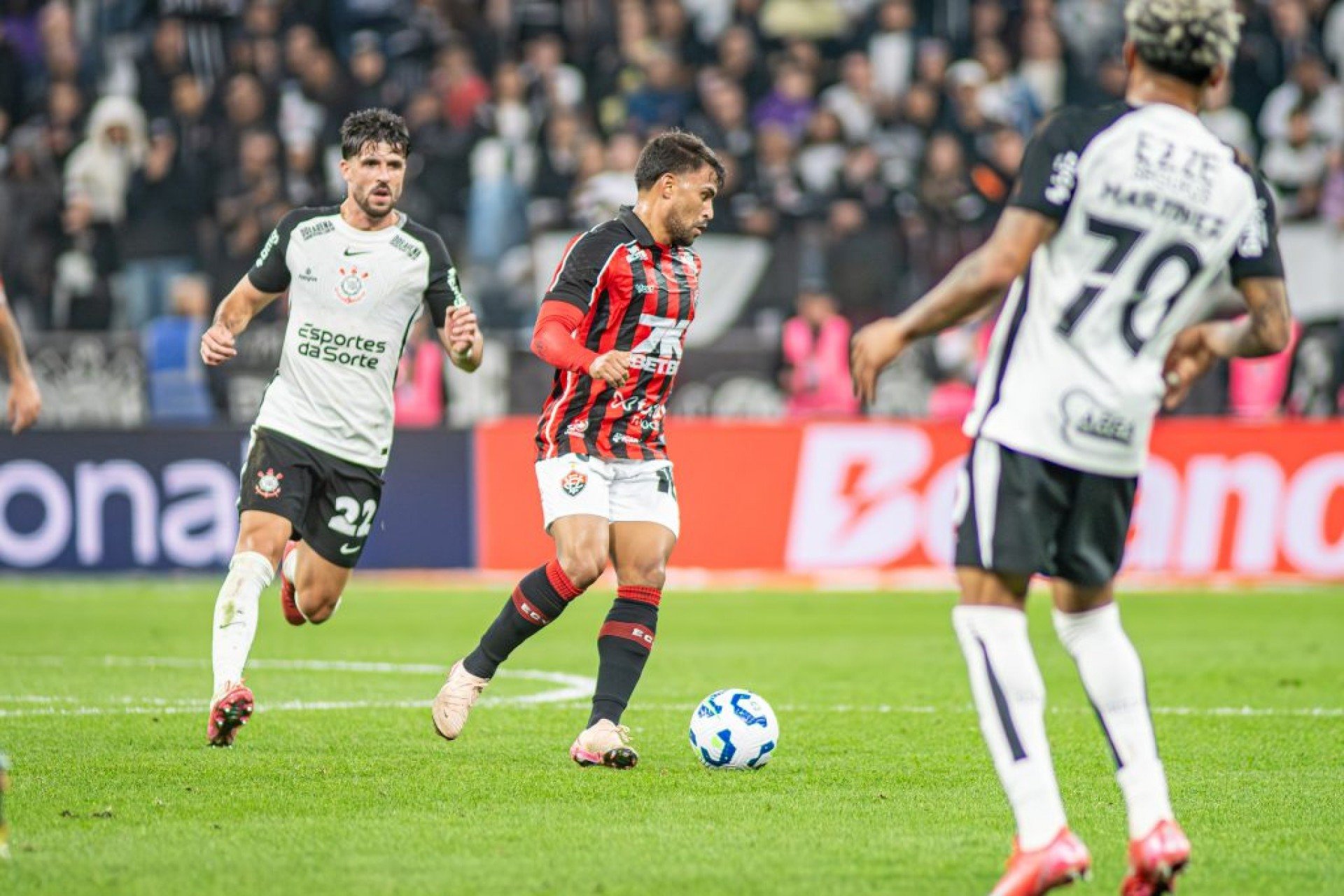 Atuações ENM: Vitória segura pressão do Corinthians e soma ponto importante fora de casa; veja notas