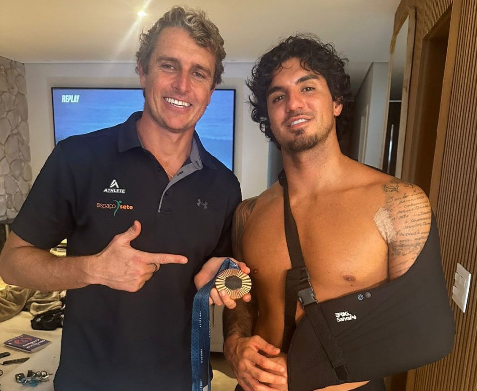 Fisioterapeuta destaca comprometimento de Gabriel Medina e projeta retorno em agosto