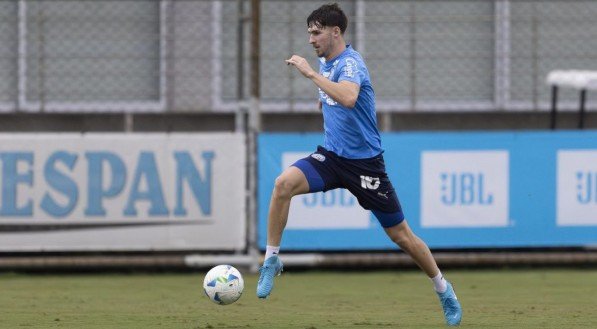 O defensor de apenas 19 anos tem oito partidas disputadas na equipe profissional do Tricolor. Ele renovou o vínculo até dezembro de 2027.