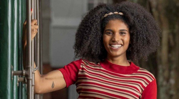 Resumo da Novela Garota do Momento 03/06: Capítulo terá pedido de casamento, chantagem e mais
