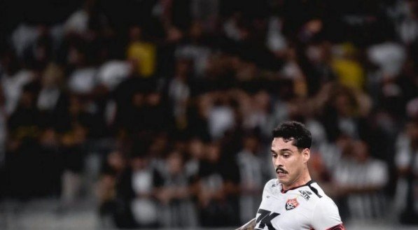 Jogadores receberam o terceiro cartão amarelo diante do Corinthians e cumprem suspensão automática no duelo do dia 12 de junho.