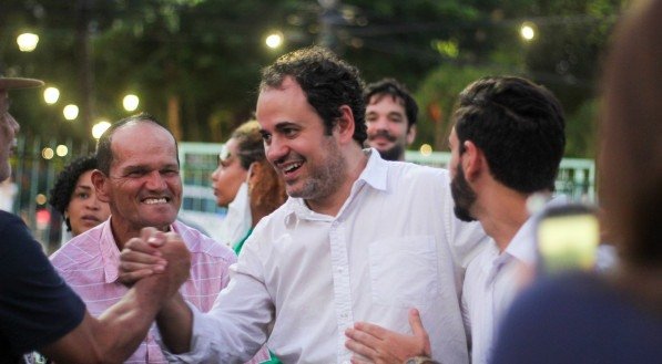 Glauber Braga faz ato no Recife contra a cassação do mandato: 'saio daqui ainda mais firme'