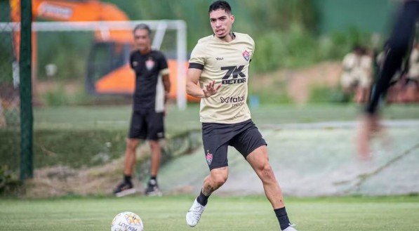 Lateral-esquerdo disputou 14 partidas e marcou um gol durante seu período no clube baiano