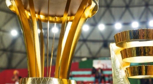 A Liga Ouro 2025 está na sua reta decisiva e, além da tradicional disputa pelo título, carrega uma novidade que simboliza essa nova fase da competição: um troféu novinho em folha, repaginado, que reflete a nova identidade visual da liga, que voltou ao calendário do basquete brasileiro após seis anos de pausa. De um lado, [&amp;#8230;]