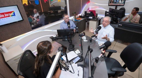 Prefeitos comentam geração de renda e abertura a novos ritmos no São João de Pernambuco