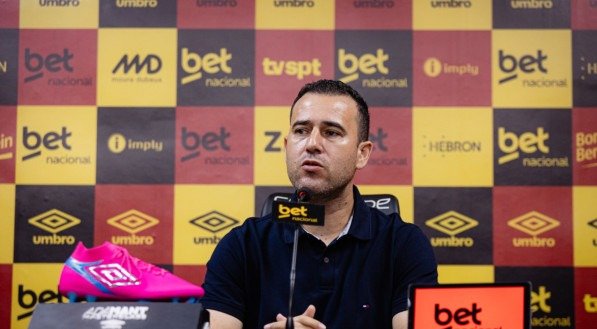 Entrevista coletiva com o executivo de futebol do Sport, Thiago Gasparino