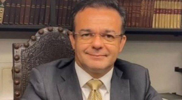 Professor de Direito da UFPE é expulso da Bolívia após parecer jurídico favorável à candidatura de Evo Morales