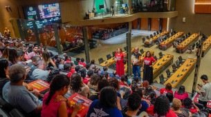 Professores e profissionais da Educação lotaram a galeria da Assembleia Legislativa de Pernambuco