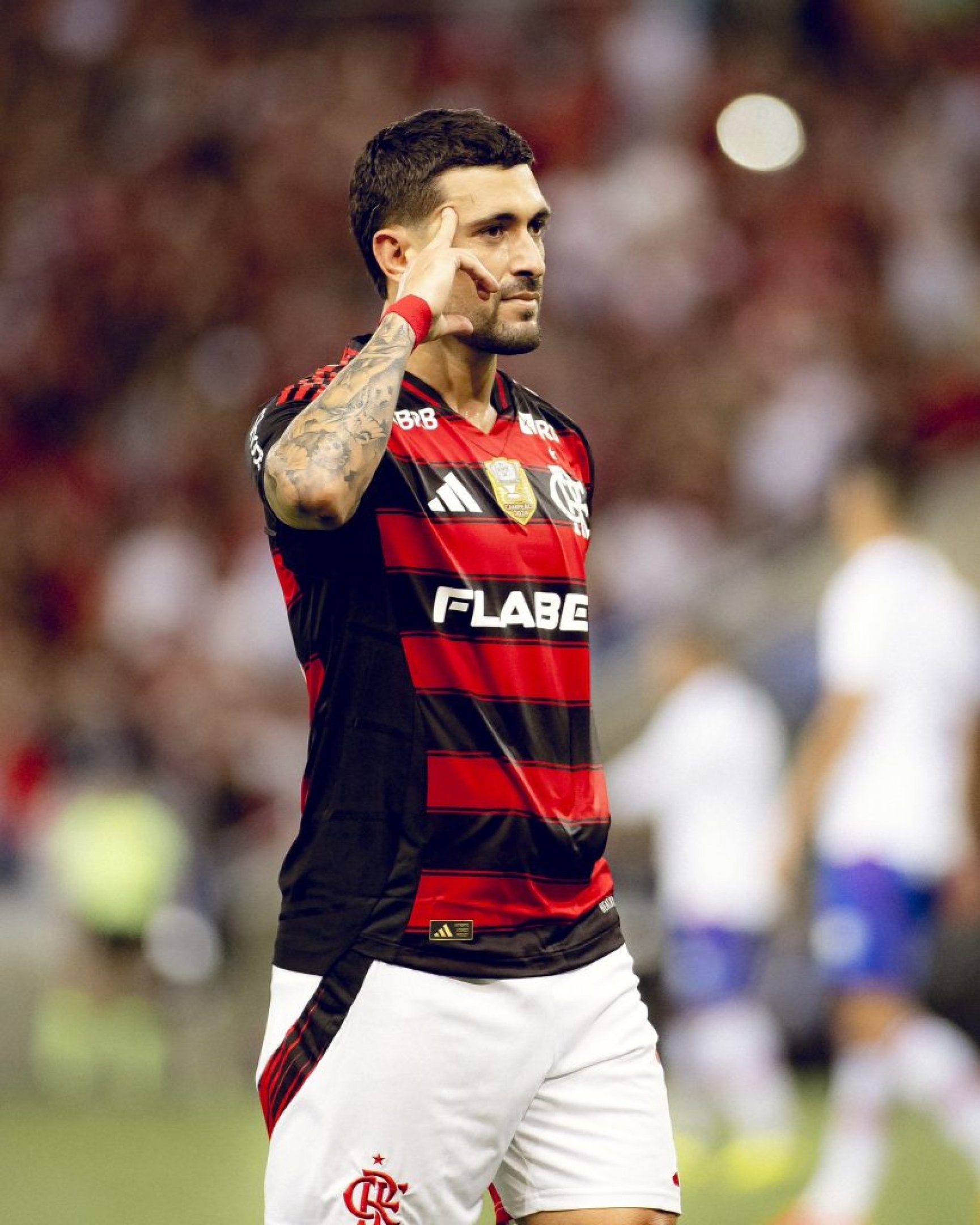 Flamengo vence Red Bull Bragantino e amplia vantagem sobre o Palmeiras no Brasileirão