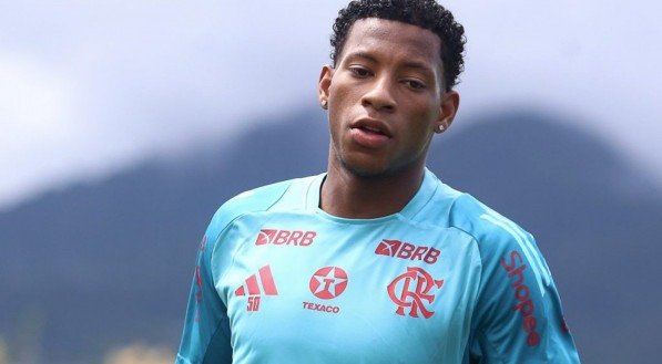 O Flamengo publicou uma nota oficial nesta terça-feira (3) divulgando um prazo de retorno às atividades para Gonzalo Plata. O atacante equatoriano vai voltar ao Rio de Janeiro na sexta-feira (6) para continuar a tratar uma lesão no joelho direito. O objetivo do departamento médico Rubro-Negro é ter Plata liberado para atuar no Mundial de [&amp;#8230;]