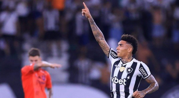 O atacante ainda vai disputar a Copa do Mundo de Clubes