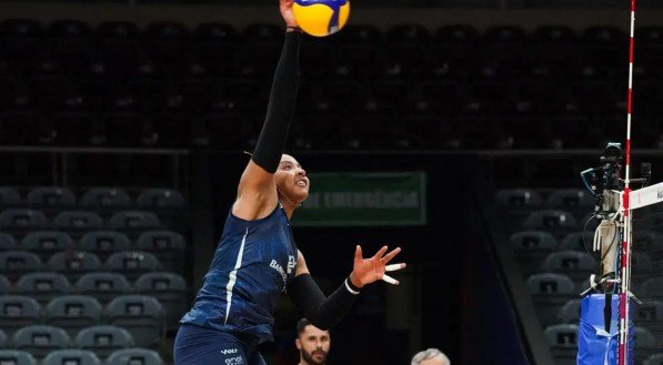Imagem de jogadora da seleção brasileira de vôlei