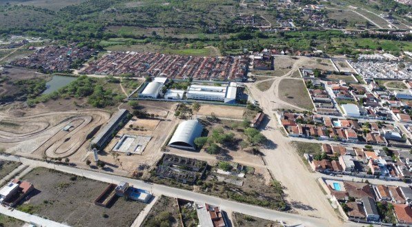 Imagem aérea do terreno onde será construído o Campus do Instituto Federal de Educação, Ciência e Tecnologia de Pernambuco (IFPE) em Bezerros