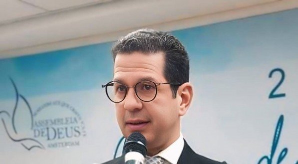 Pastor Esdras Cabral