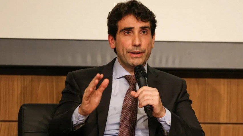 Pix Automático beneficiará 60 milhões de pessoas sem cartão de crédito, diz presidente do Banco Central, Gabriel Galípolo