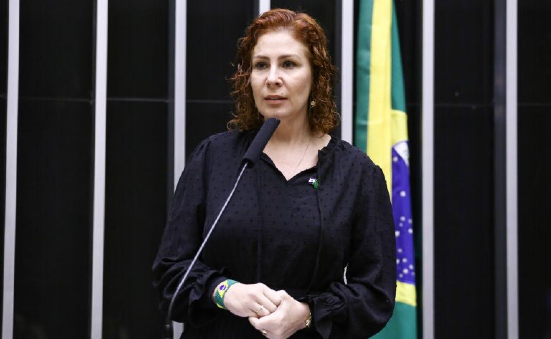  Mendonça acompanha Nunes Marques e vota contra condenação de Zambelli por perseguição armada 