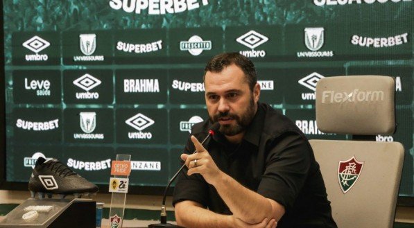 Mário Bittencourt havia garantido a chegada de quatro jogadores, mas até agora nenhum nome foi anunciado.