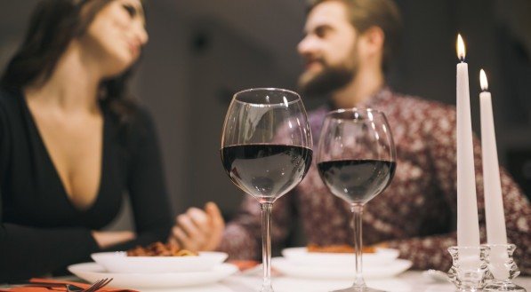 Jantar romântico em casa para Dia dos Namorados por até R$ 70