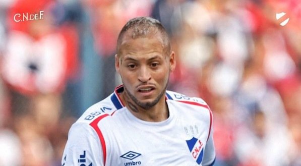 Após sondagem com os representantes do atacante do Nacional-URU, o Tricolor optou por não avançar nas negociações pelo jogador.