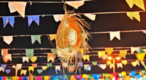 As festividades de São João acontecem em todo Brasil no mês de junho